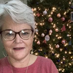 Meet your Posher, Deborah